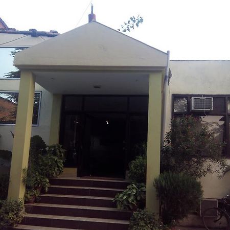 Hotel Kanishka Kanpur Ngoại thất bức ảnh