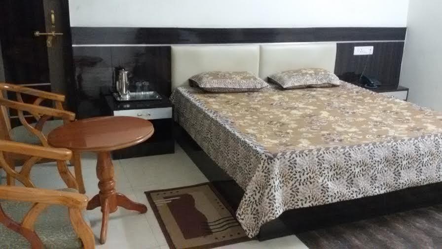 Hotel Kanishka Kanpur Ngoại thất bức ảnh