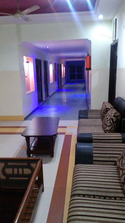 Hotel Kanishka Kanpur Ngoại thất bức ảnh