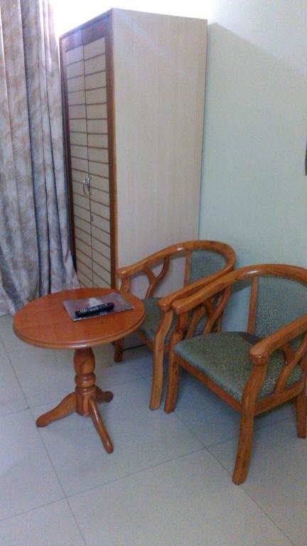 Hotel Kanishka Kanpur Phòng bức ảnh
